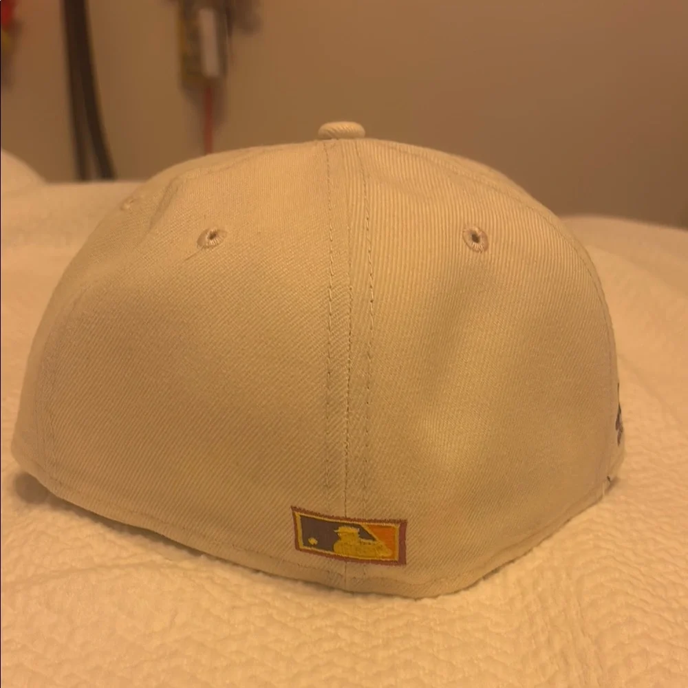 New Era White Fitted Cap with Embroidered Logo - Picture 5 of 7